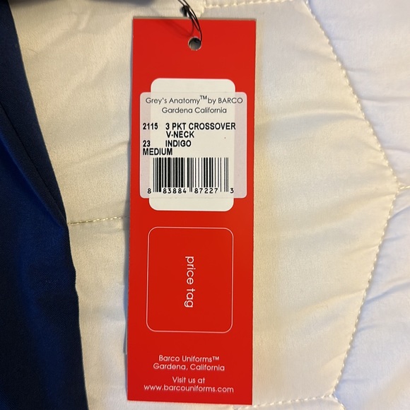 NWT Women’s Grey’s Anatomy Scrub Top - Picture 6 of 6
